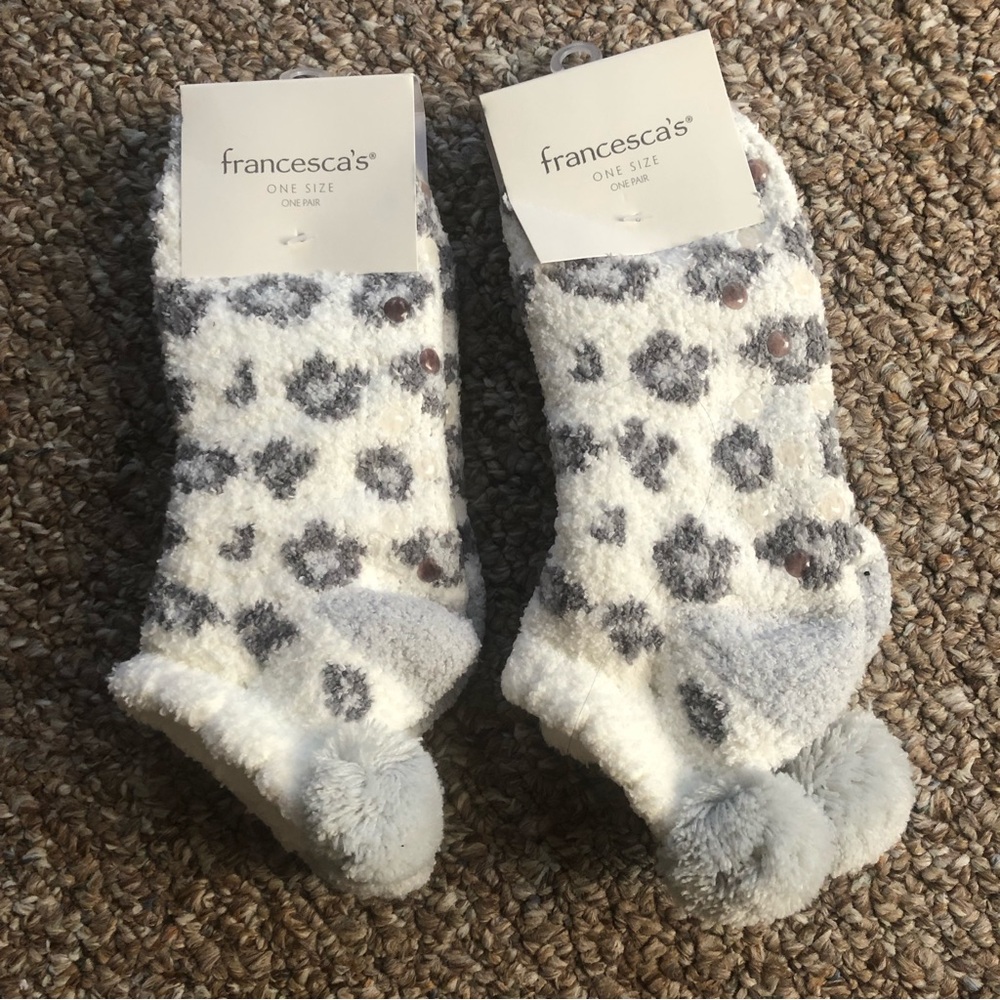 2 PAIRS Francesca’s soft winter socks cheetah leopard print | stocking stuffer